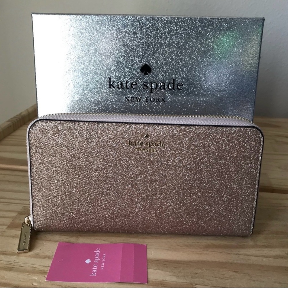 💖Kate Spade Rose Gold Wallet 💖